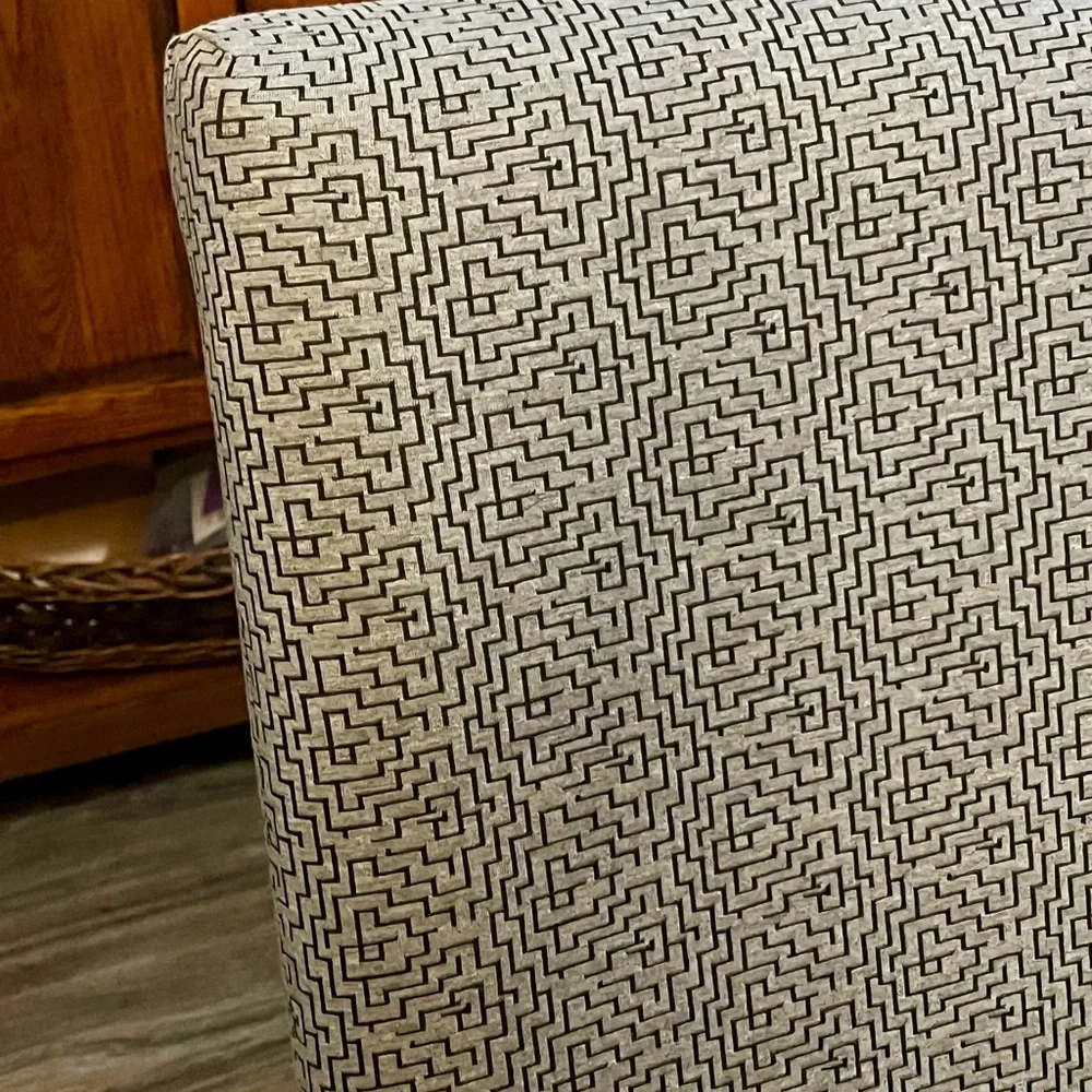 Geometric Patterned Chair Cover - Picture 3 of 6
